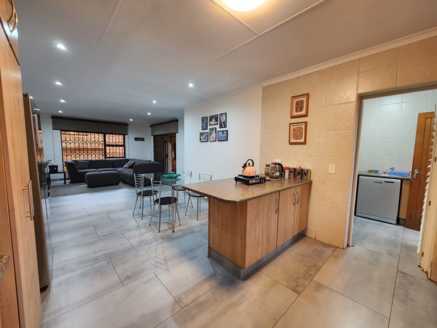 3 Bedroom Property for Sale in New Redruth Gauteng