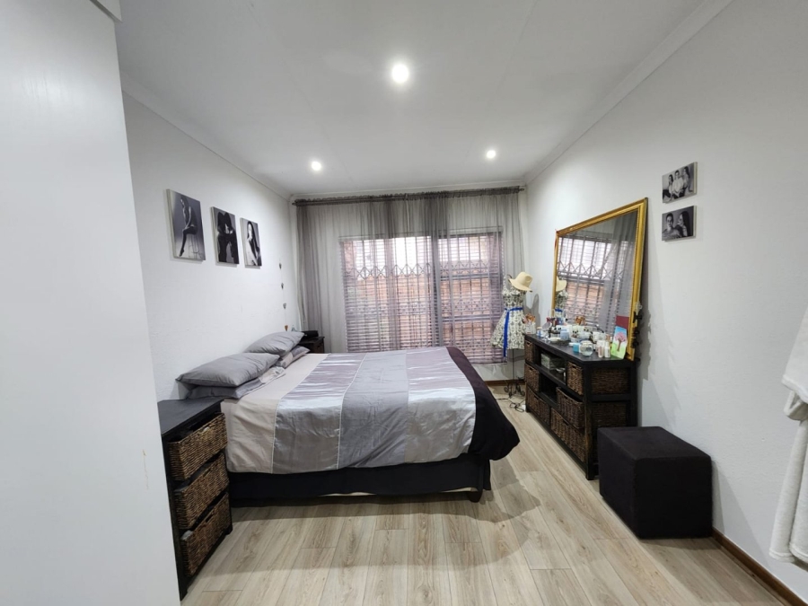 3 Bedroom Property for Sale in New Redruth Gauteng