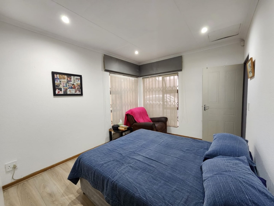 3 Bedroom Property for Sale in New Redruth Gauteng