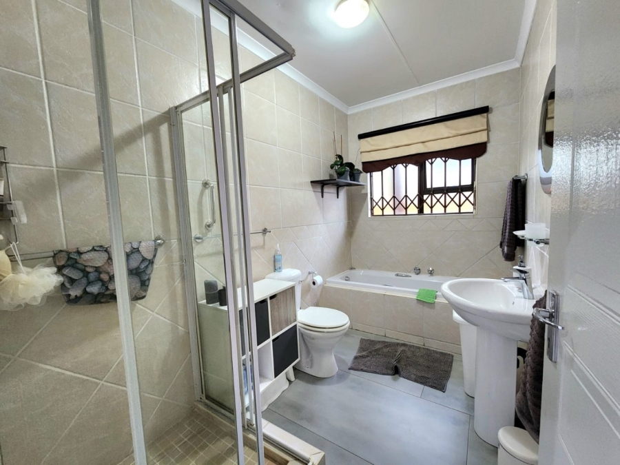 3 Bedroom Property for Sale in New Redruth Gauteng