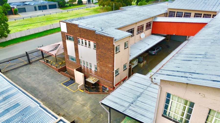  Bedroom Property for Sale in Robertsham Gauteng