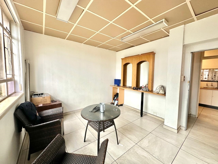  Bedroom Property for Sale in Robertsham Gauteng