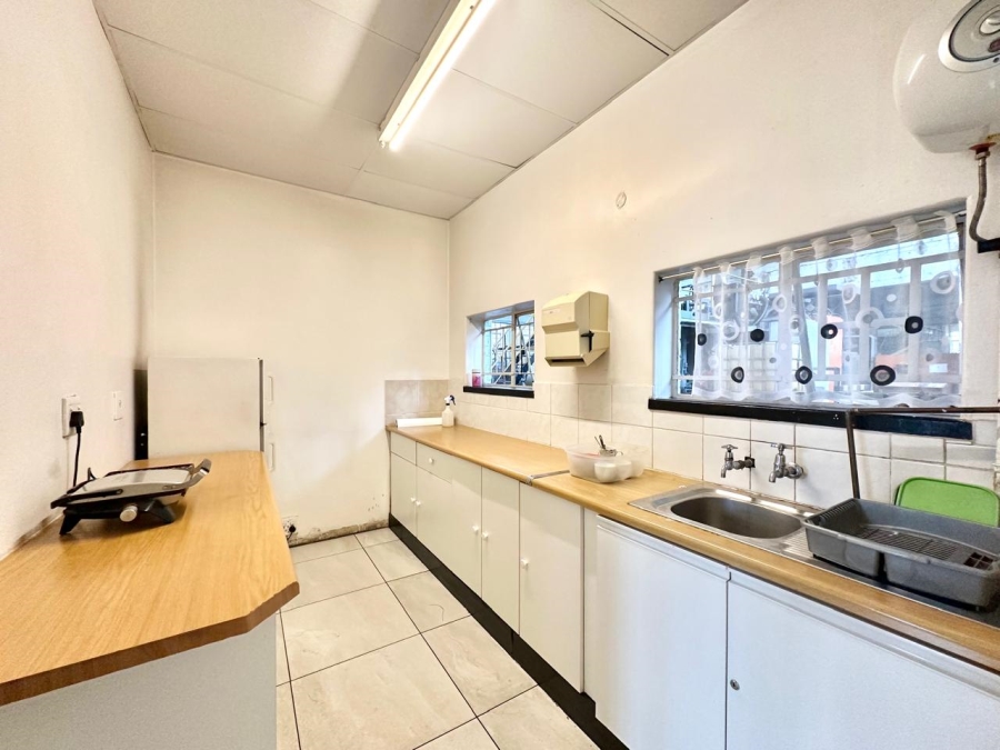  Bedroom Property for Sale in Robertsham Gauteng