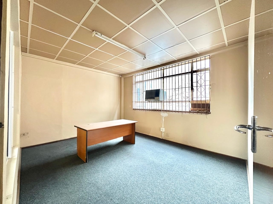  Bedroom Property for Sale in Robertsham Gauteng