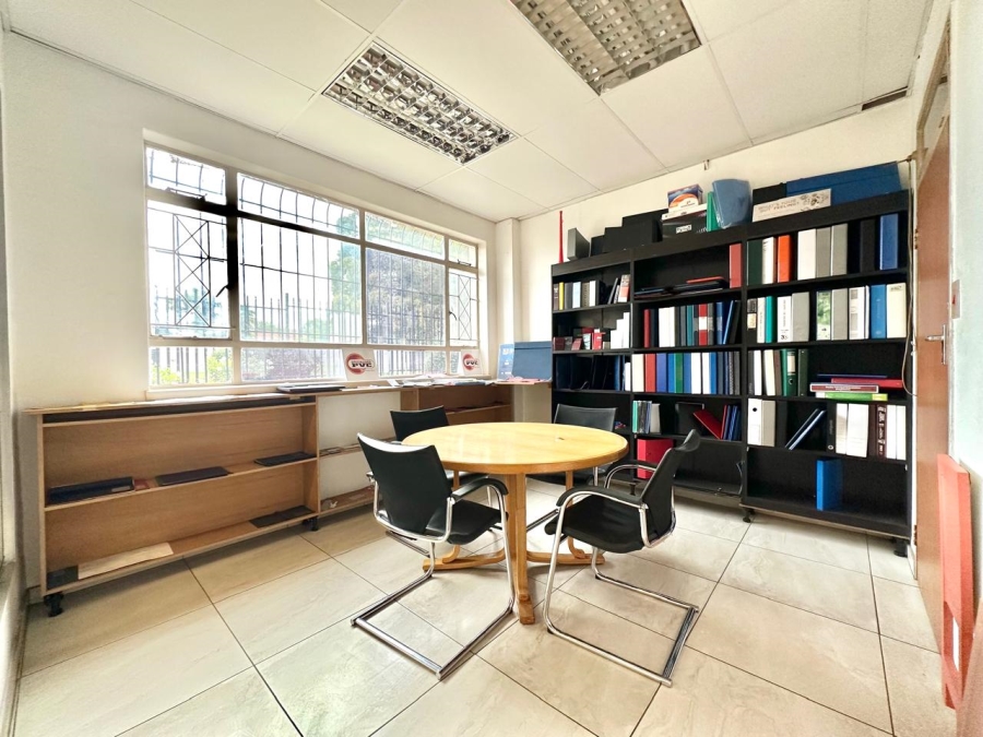  Bedroom Property for Sale in Robertsham Gauteng