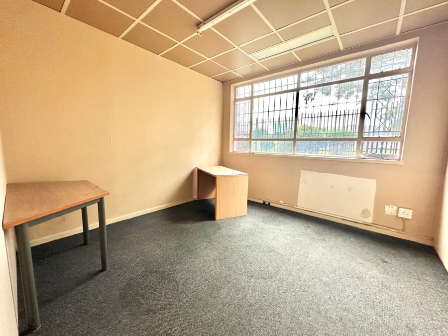  Bedroom Property for Sale in Robertsham Gauteng