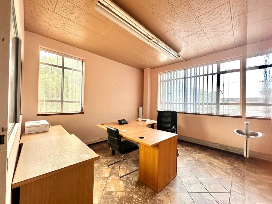  Bedroom Property for Sale in Robertsham Gauteng