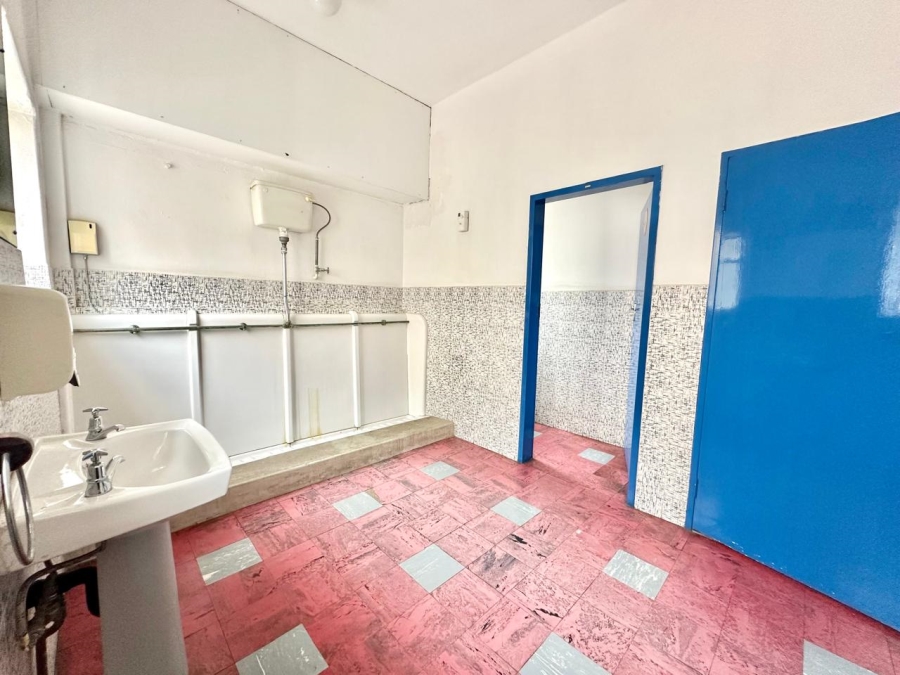  Bedroom Property for Sale in Robertsham Gauteng