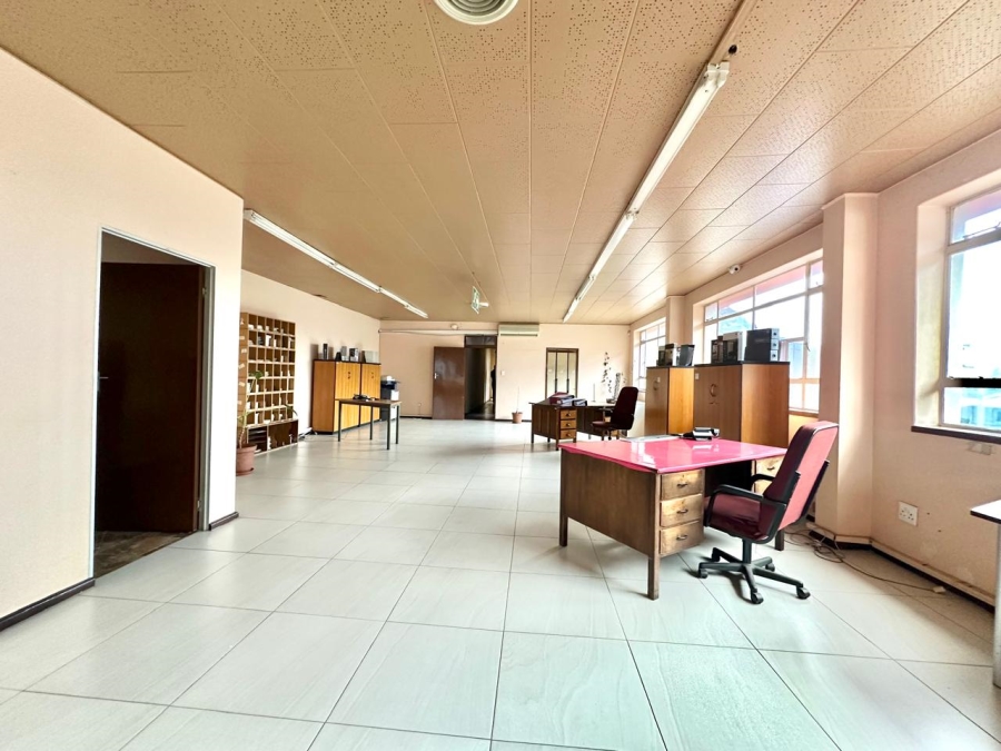  Bedroom Property for Sale in Robertsham Gauteng
