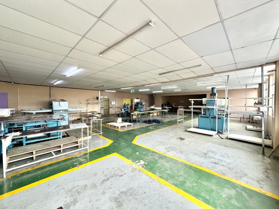  Bedroom Property for Sale in Robertsham Gauteng