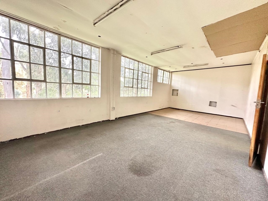  Bedroom Property for Sale in Robertsham Gauteng