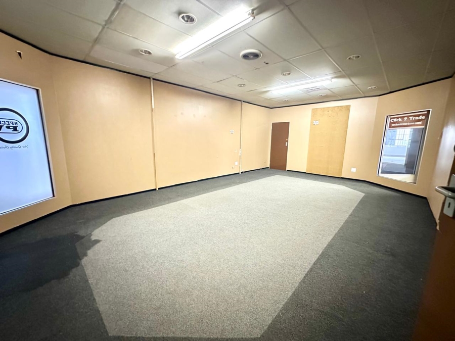  Bedroom Property for Sale in Robertsham Gauteng