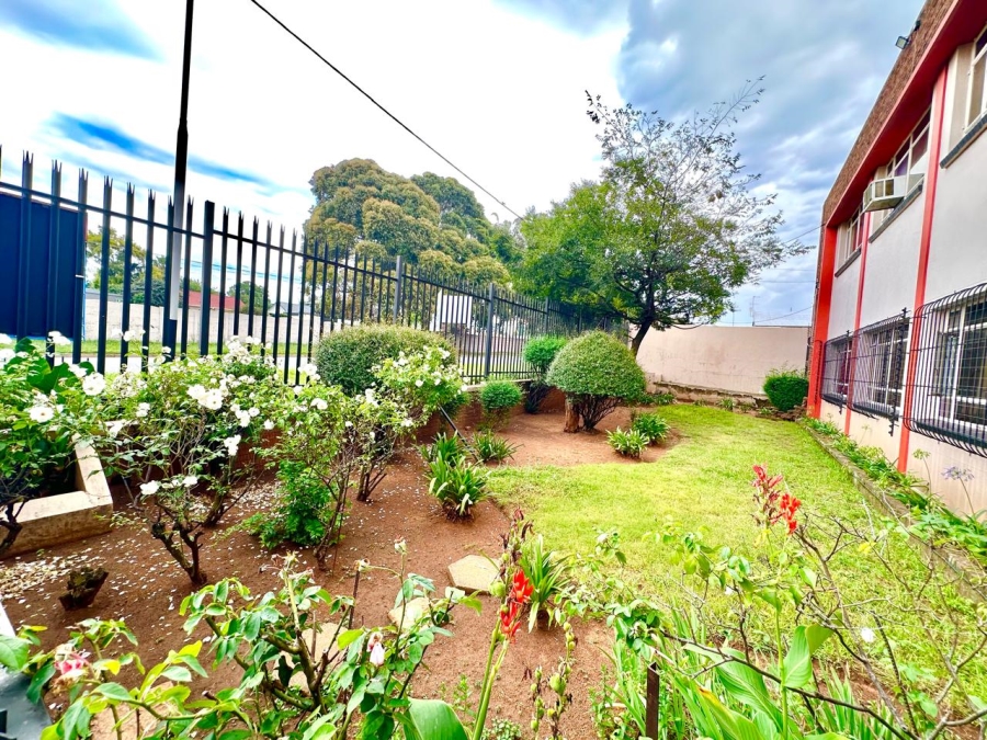  Bedroom Property for Sale in Robertsham Gauteng