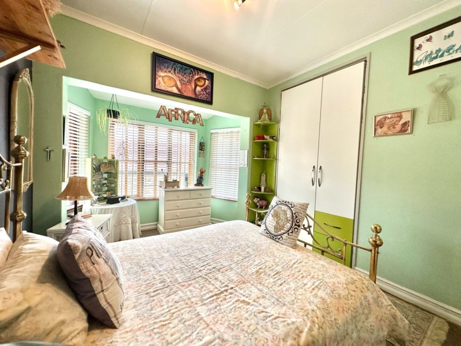 4 Bedroom Property for Sale in Oakdene Gauteng