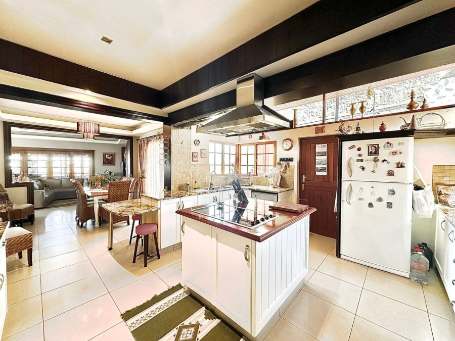 4 Bedroom Property for Sale in Oakdene Gauteng