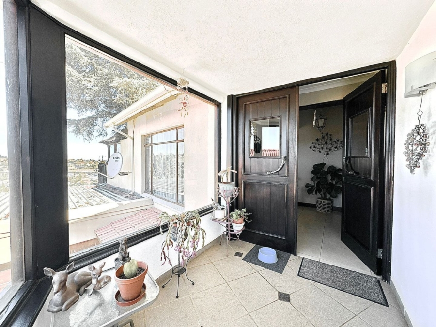 4 Bedroom Property for Sale in Oakdene Gauteng
