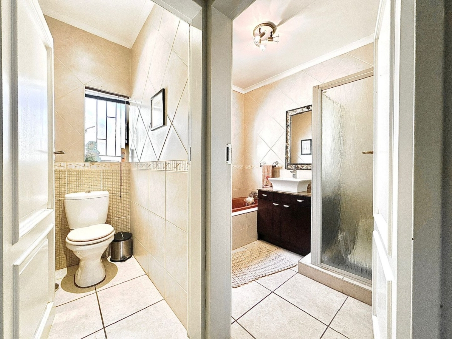 4 Bedroom Property for Sale in Oakdene Gauteng