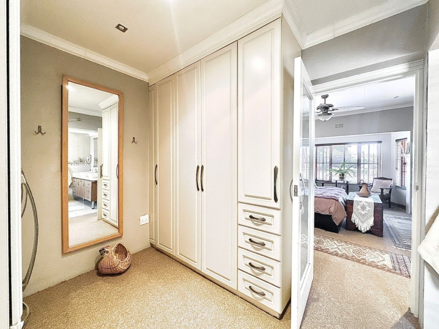 4 Bedroom Property for Sale in Oakdene Gauteng