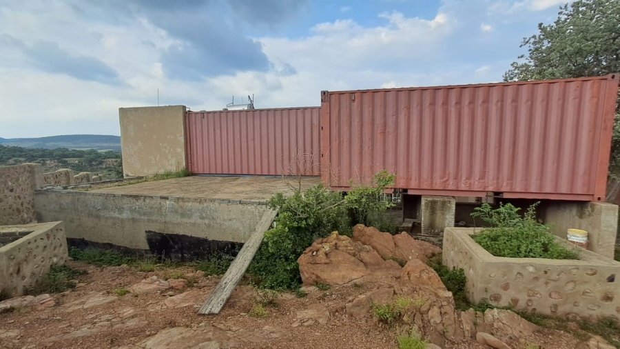  Bedroom Property for Sale in Vaaloewer Gauteng