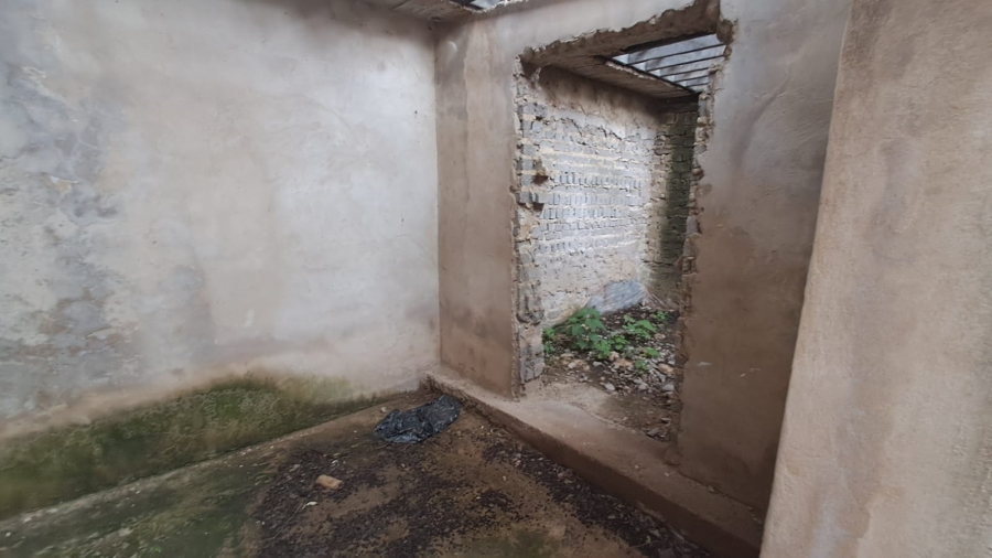  Bedroom Property for Sale in Vaaloewer Gauteng