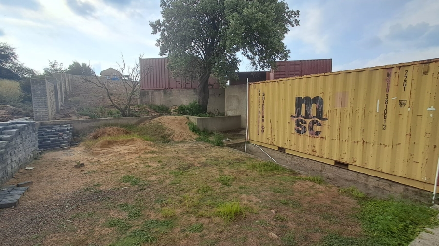  Bedroom Property for Sale in Vaaloewer Gauteng