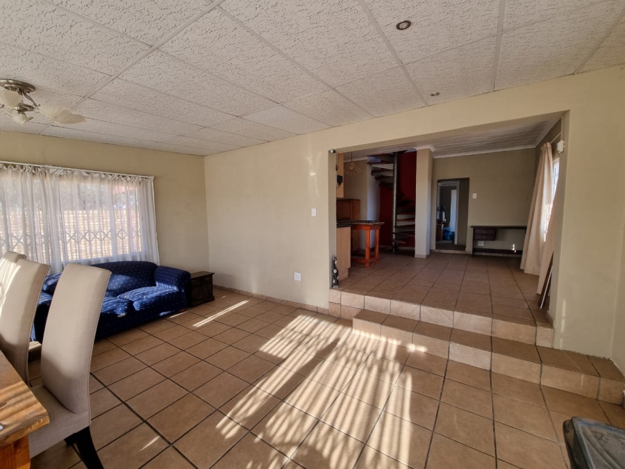 3 Bedroom Property for Sale in Vaaloewer Gauteng