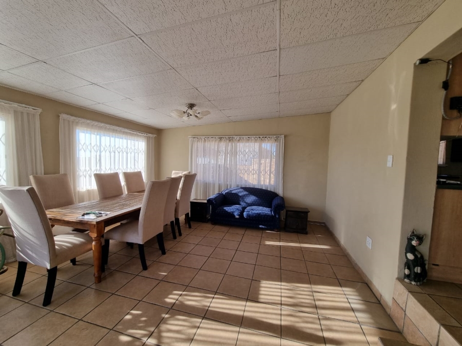 3 Bedroom Property for Sale in Vaaloewer Gauteng