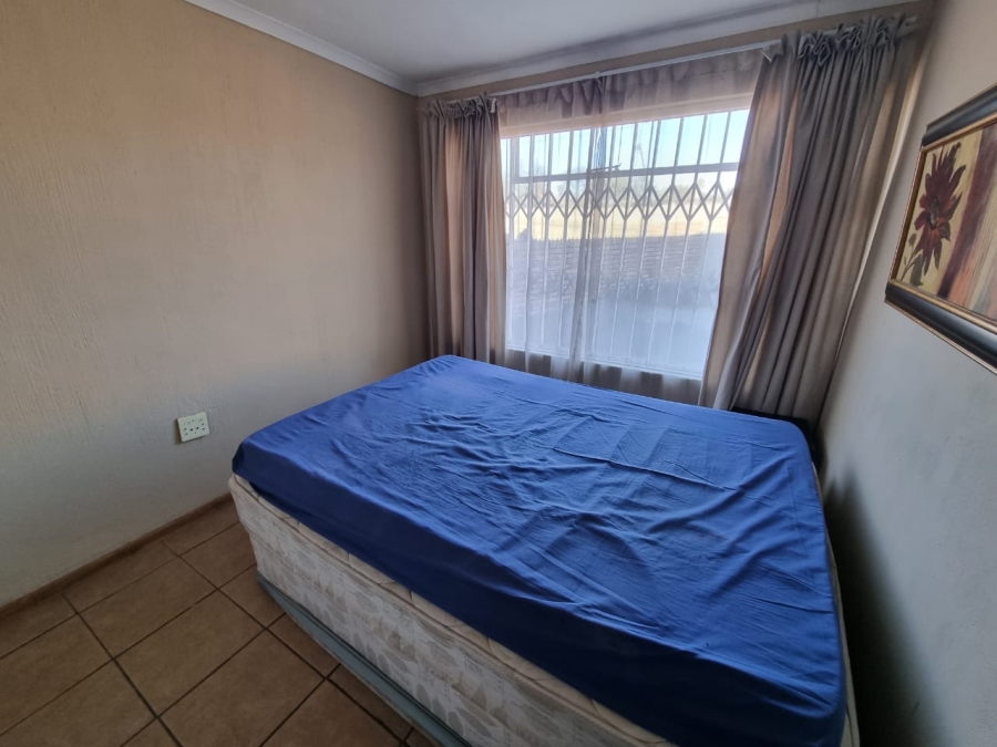3 Bedroom Property for Sale in Vaaloewer Gauteng
