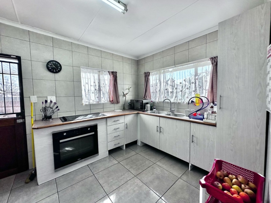 3 Bedroom Property for Sale in South Hills Gauteng