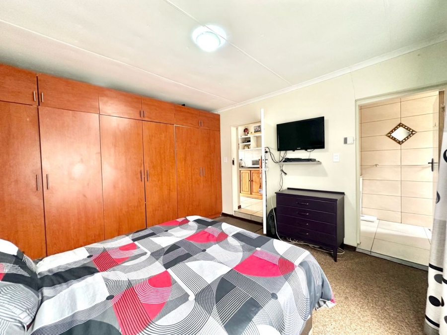 3 Bedroom Property for Sale in South Hills Gauteng