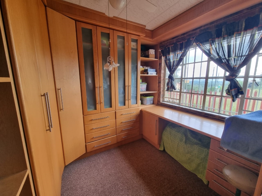 5 Bedroom Property for Sale in Vaaloewer Gauteng
