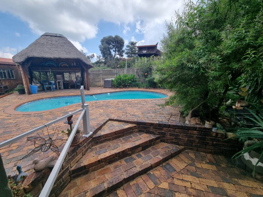 5 Bedroom Property for Sale in Vaaloewer Gauteng