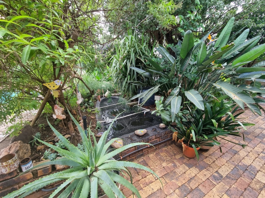 5 Bedroom Property for Sale in Vaaloewer Gauteng