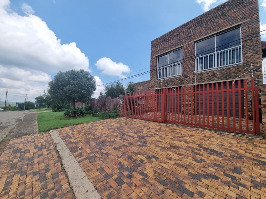 5 Bedroom Property for Sale in Vaaloewer Gauteng