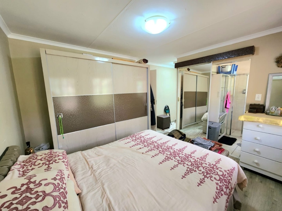 2 Bedroom Property for Sale in Ridgeway Gauteng