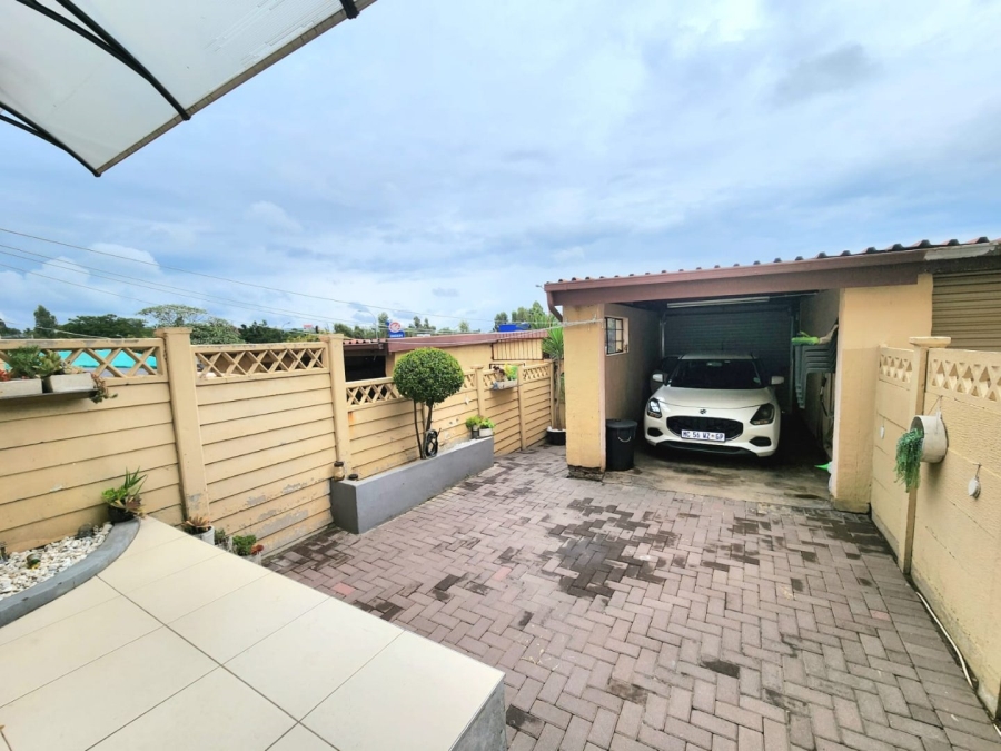 2 Bedroom Property for Sale in West Turffontein Gauteng