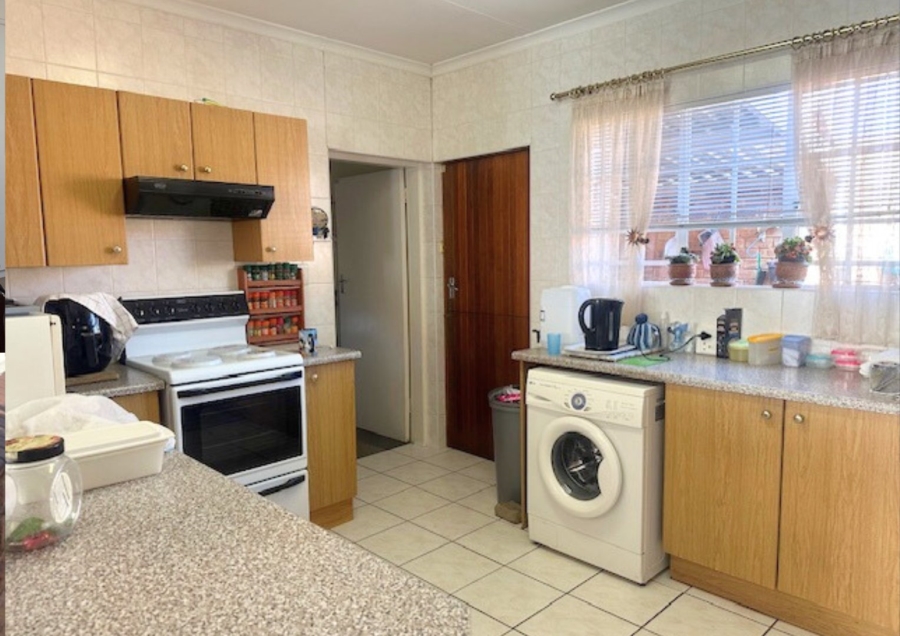 3 Bedroom Property for Sale in Wilro Park Gauteng