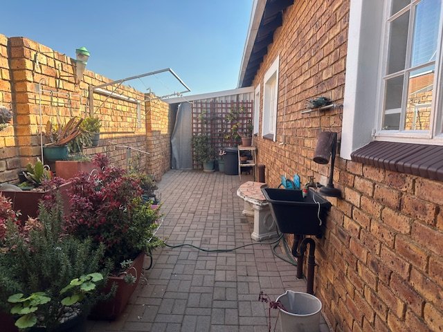 3 Bedroom Property for Sale in Wilro Park Gauteng