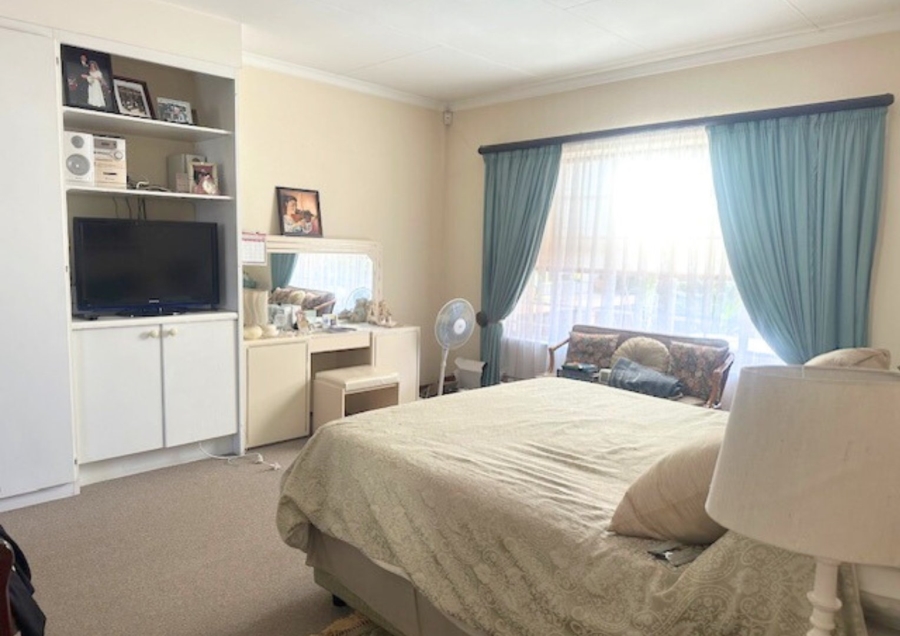 3 Bedroom Property for Sale in Wilro Park Gauteng