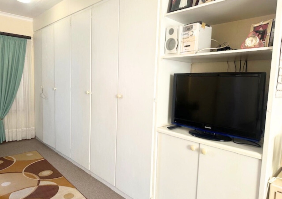 3 Bedroom Property for Sale in Wilro Park Gauteng