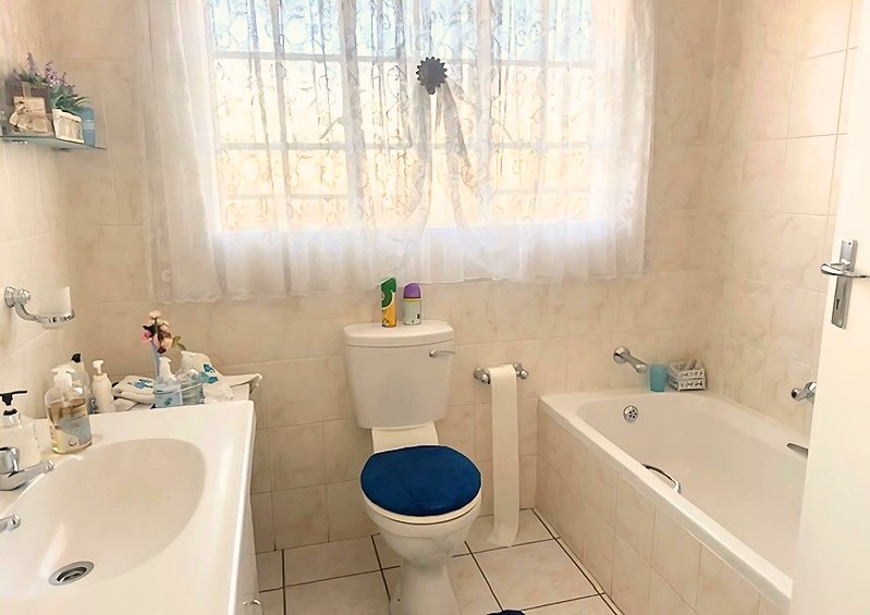 3 Bedroom Property for Sale in Wilro Park Gauteng