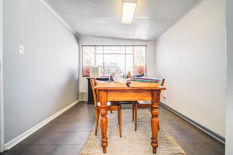  Bedroom Property for Sale in Nimrod Park Gauteng