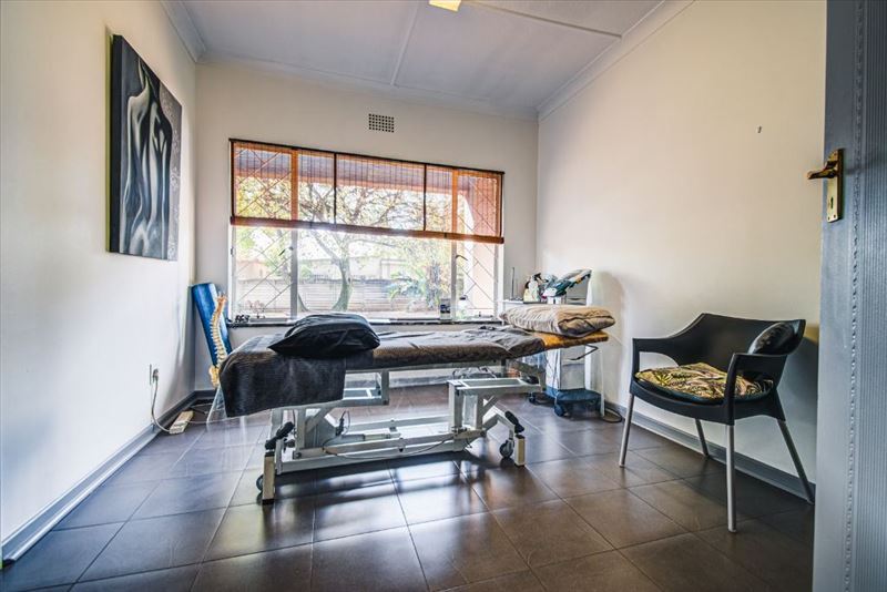  Bedroom Property for Sale in Nimrod Park Gauteng