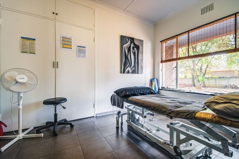  Bedroom Property for Sale in Nimrod Park Gauteng