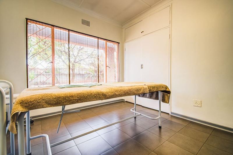  Bedroom Property for Sale in Nimrod Park Gauteng