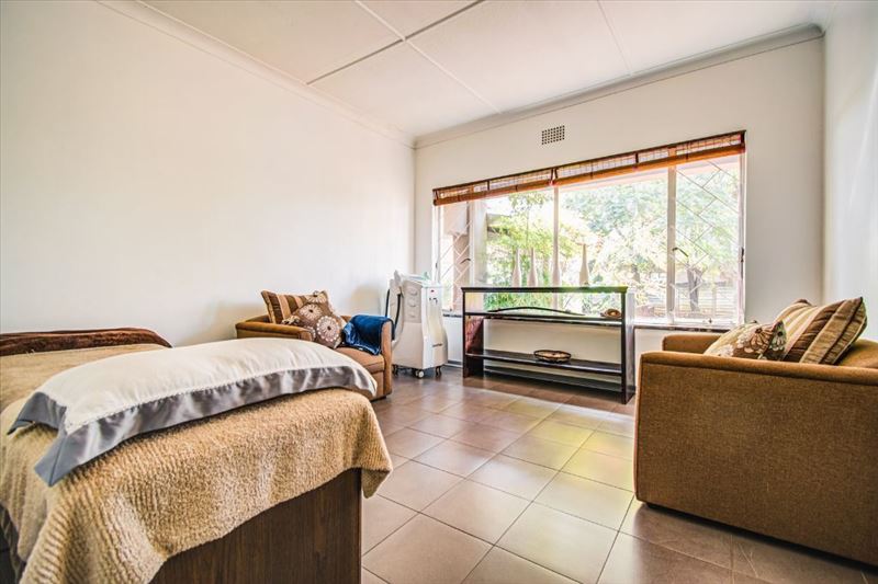  Bedroom Property for Sale in Nimrod Park Gauteng