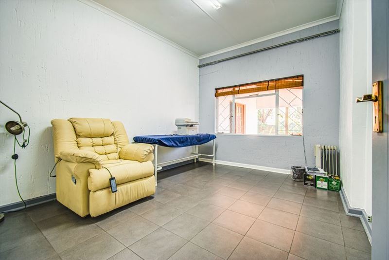  Bedroom Property for Sale in Nimrod Park Gauteng