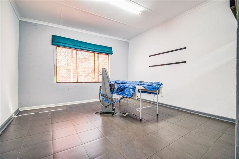  Bedroom Property for Sale in Nimrod Park Gauteng