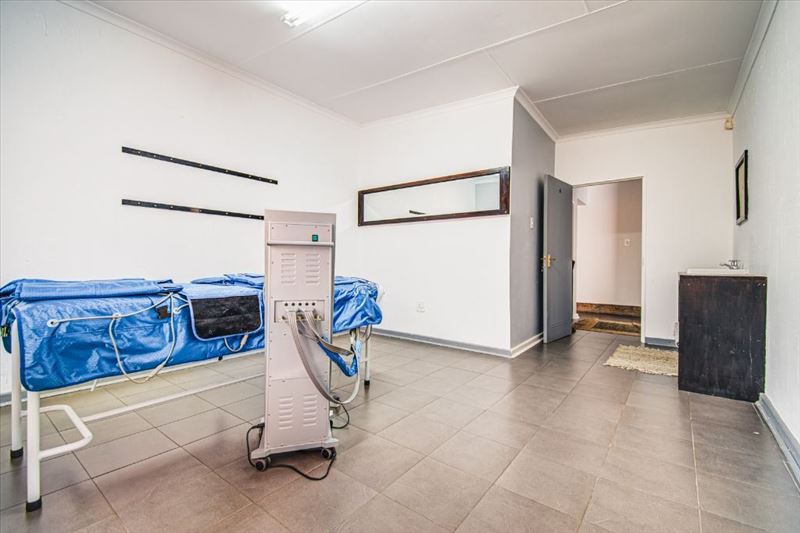  Bedroom Property for Sale in Nimrod Park Gauteng