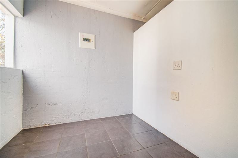  Bedroom Property for Sale in Nimrod Park Gauteng